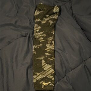 Nike Black and White Basketball Arm Sleeve